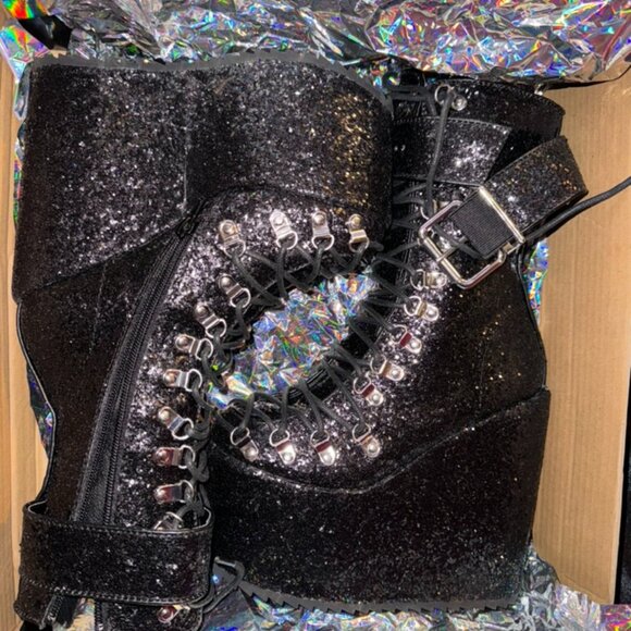 Sparkle Traitor Boots - Size 6 - New in Box - Picture 10 of 11
